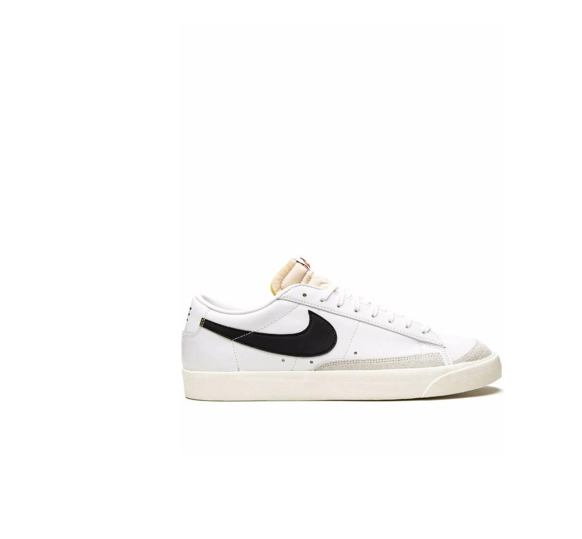 Blazer Low 77