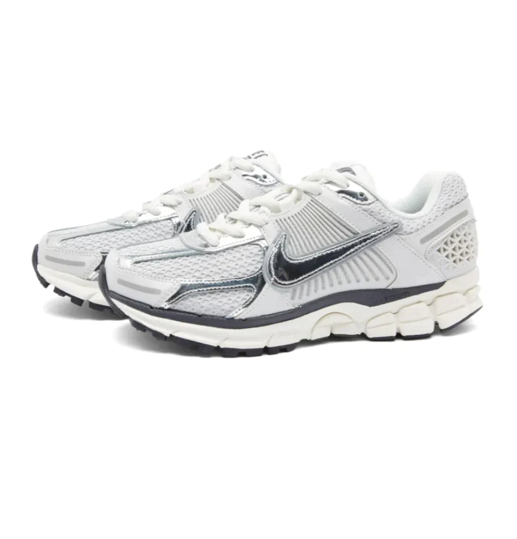 AIR ZOOM VOMERO 5 'PHOTON DUST METALLIC SILVER'