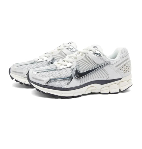 AIR ZOOM VOMERO 5 'PHOTON DUST METALLIC SILVER'