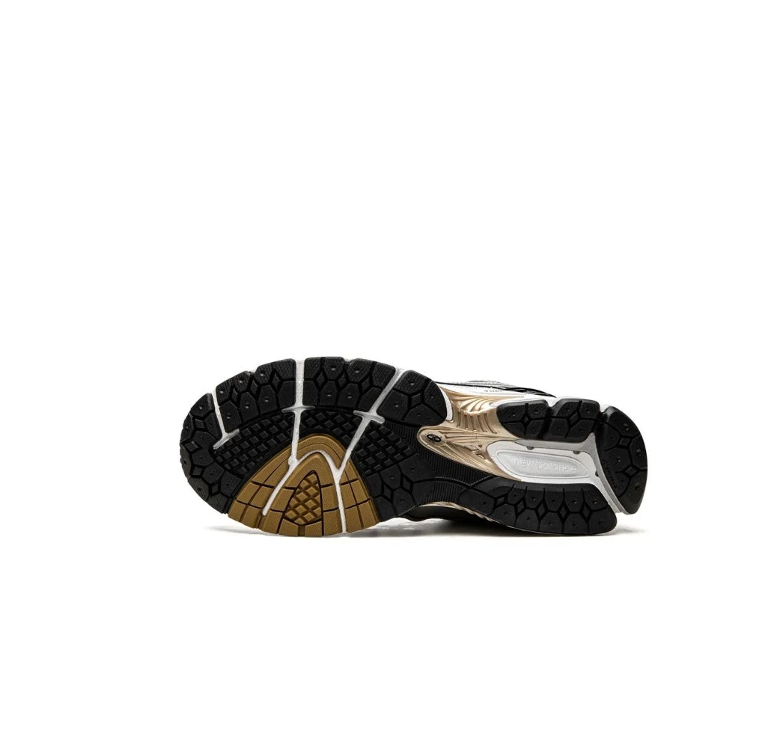 NB 1906R Blanco Metallic Dorado