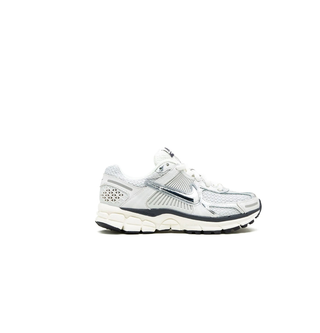 AIR ZOOM VOMERO 5 'PHOTON DUST METALLIC SILVER'